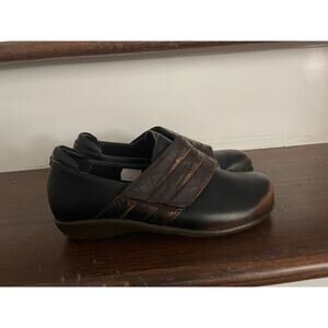 Naot Rapoka womens 37 US 6.5 brown copper shoes
